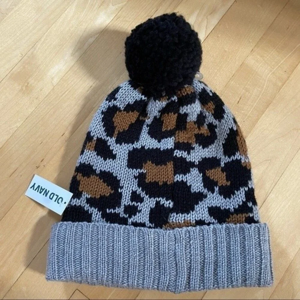 Old Navy Jaquard Beane Animal Print in Gray, Black and Brown NWT One Size